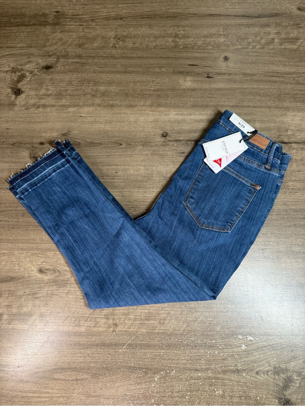 NWT Judy Blue Jeans Womens 7/28 High Waist Skinny Capri Raw Released Hem